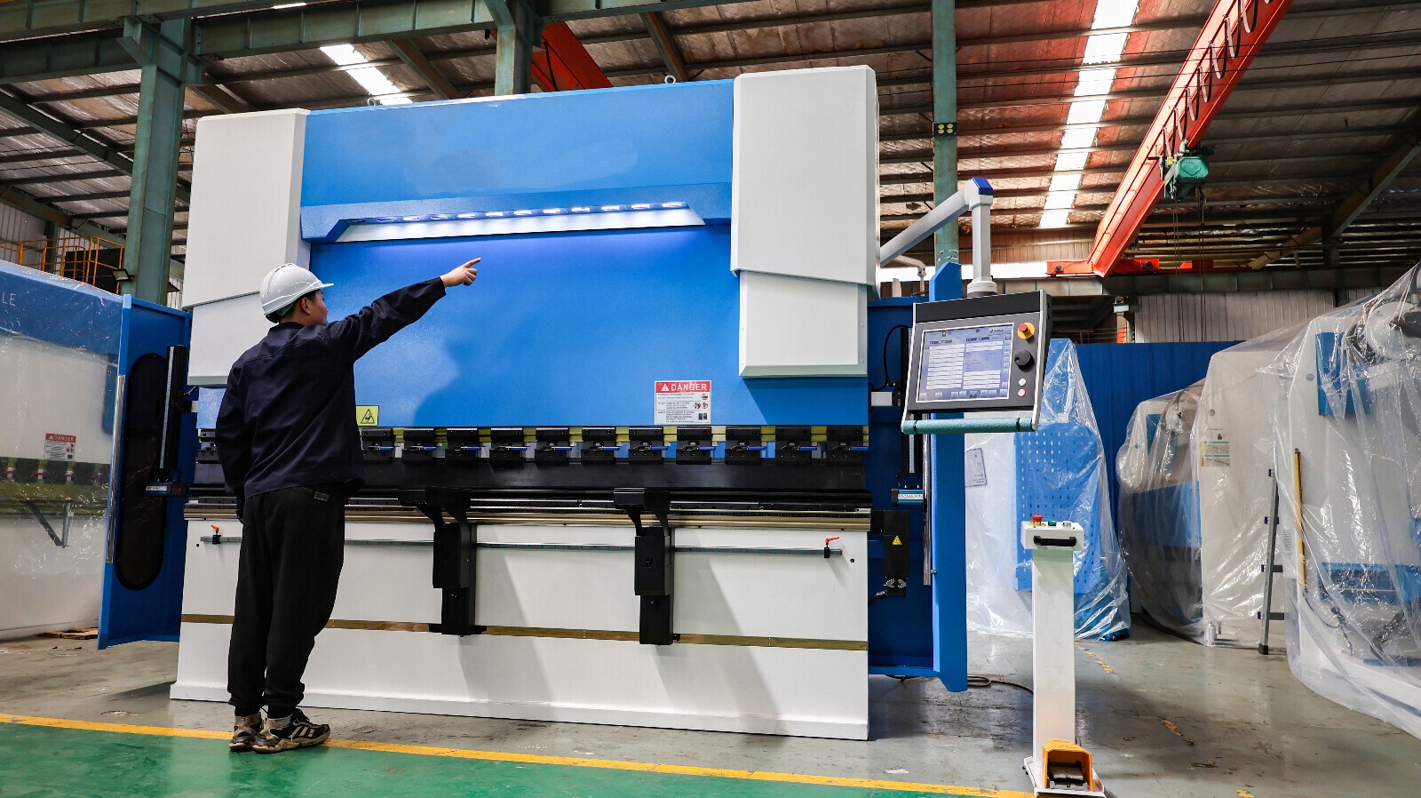 How to Choose the Right Press Brake Tonnage for Large-Scale Bending